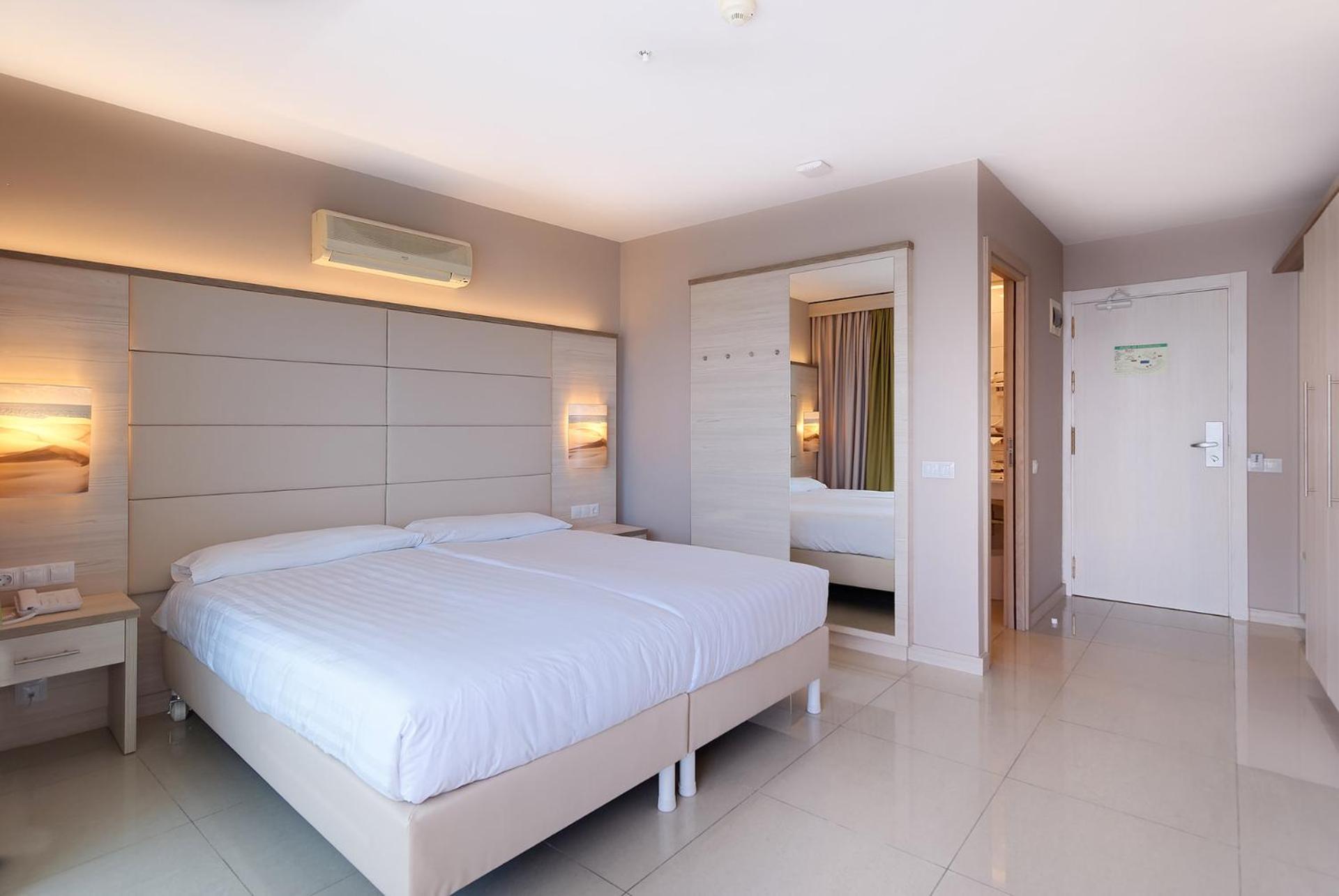 Bull Escorial & Spa بلايا ديل إنغلز المظهر الخارجي الصورة